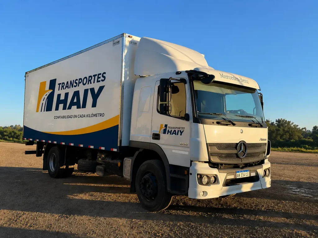 Camión de Transportes Haiy para transporte de cargas generales en Argentina